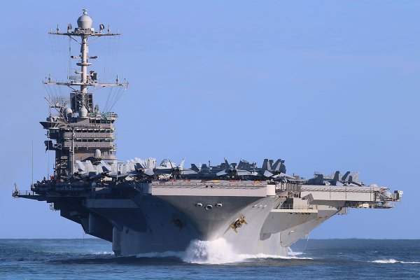 Pentagon zatrzymuje na Morzu Śródziemnym lotniskowiec USS Harry S. Truman