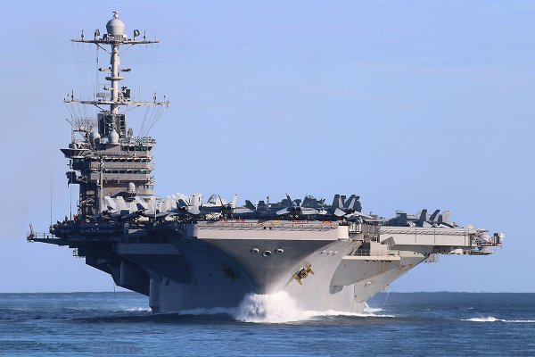 Na Baleary dotarł amerykański lotniskowiec z 6000 żołnierzy