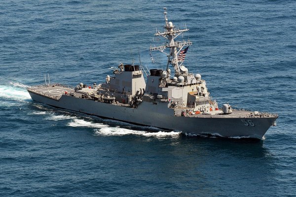 Okręt USA w pobliżu kontrolowanych przez Chiny wysp na Morzu Południowochińskim