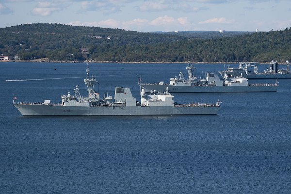 Kanada nakłada nowe sankcje na Rosję i wysyła okręty na Bałtyk