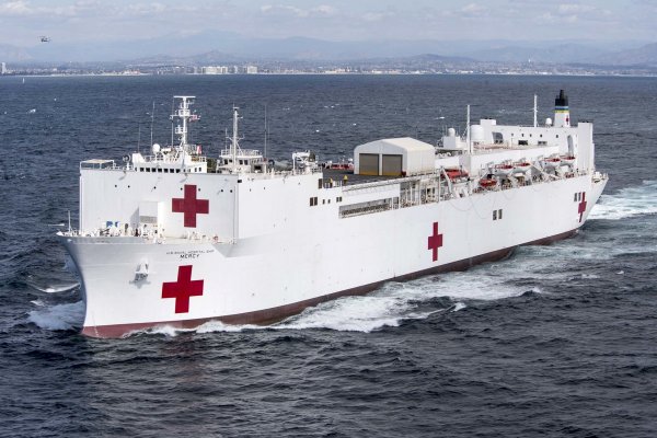 Szef Pentagonu nakazał marynarce wojennej USA przygotowanie okrętów szpitalnych