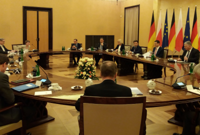 Rozpoczęło się spotkanie premiera Morawieckiego z kanclerz Merkel