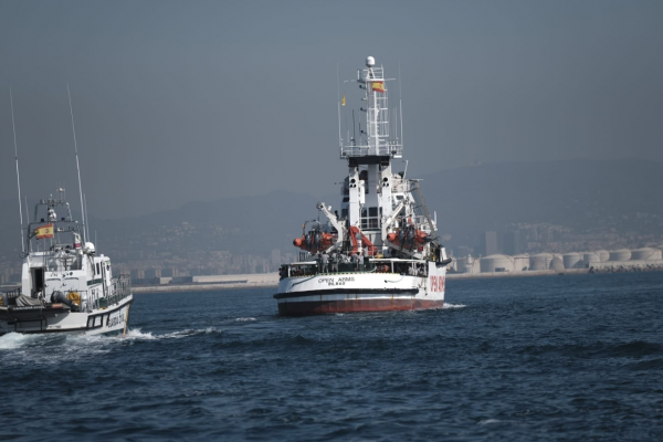 Hiszpania: Statek NGO z 60 migrantami wpuszczono do portu w Barcelonie