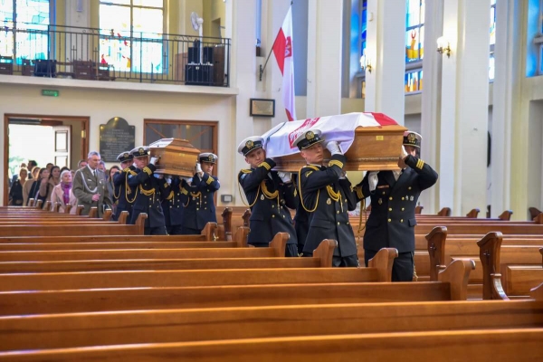 Uroczystości pogrzebowe adm. Józefa Unruga i jego żony Zofii