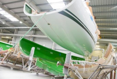 Producent kadłubów jachtów zatrudni 100 pracowników w rozbudowywanym zak...