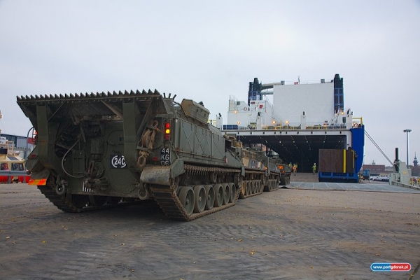 Brytyjskie czołgi w gdańskim porcie