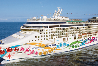 Kobieta wypadła za burtę wycieczkowca Norwegian Pearl. Poszukiwania trwają