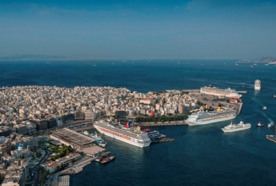 Port w Pireusie wciąż na sprzedaż