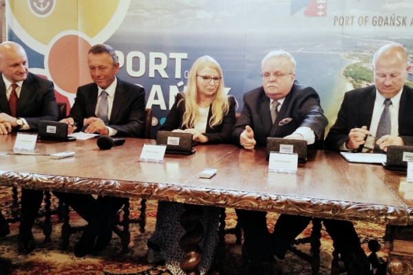 Nowy głębokowodny terminal w Porcie Gdańsk. Dzisiaj odbyło się uroczyste podpisanie umo...