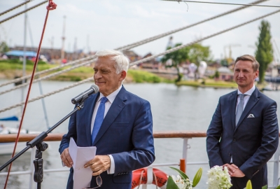 Buzek: gospodarka morska musi być inteligentną specjalizacją Polski