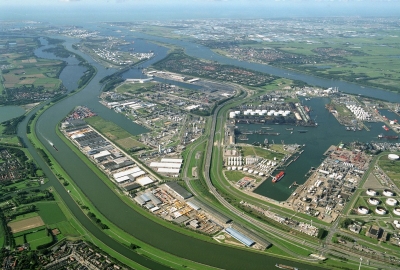 Port w Rotterdamie zyskał na kryzysie w Calais