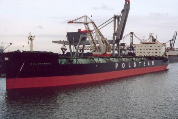 Ma cztery metry i waży 12 ton. Pamiątka po masowcu już w Szczecinie