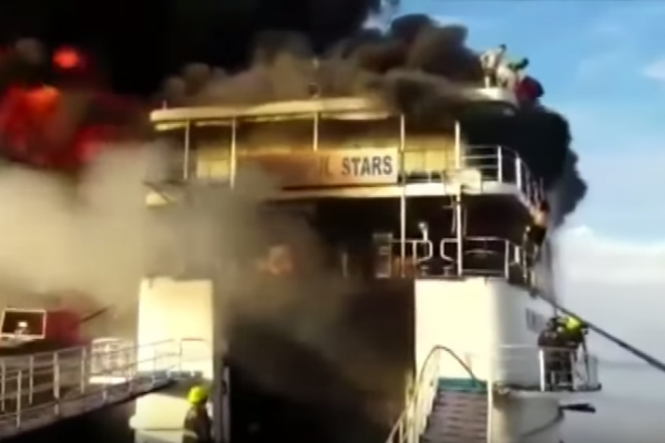 Pożar na promie Wonderful Stars