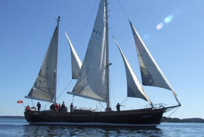 Akcja na Bałtyku: jacht Zjawa IV z 12 osobami na pokładzie zaczął nabier...