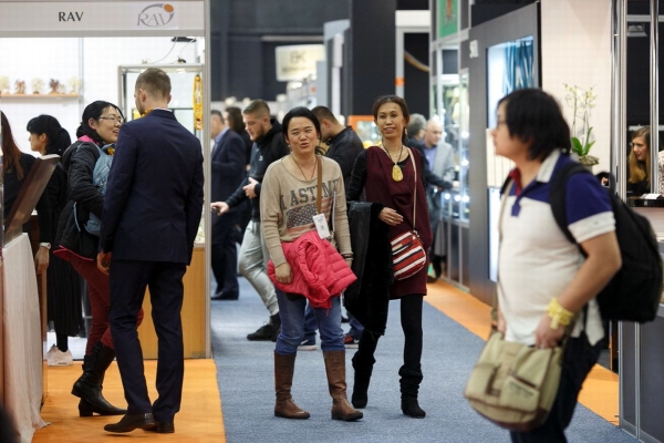 Gdańsk: Na targach bursztynu Amberif dominują... Chińczycy!