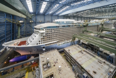 Ovation of the Seas gotowy do wydokowania. Zobacz transmisję