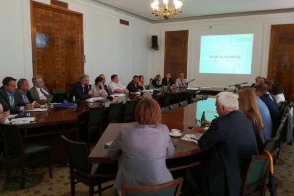 O małych portach i przystaniach z ich gospodarzami i zarządcami