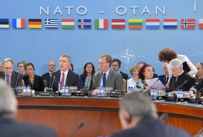 NATO rozważa większe zaangażowanie na M. Śródziemnym przeciw przemytowi ludzi