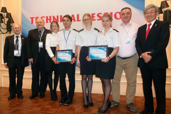 Akademia Morska w Gdyni: referaty studentów na międzynarodowej konferencji w Wietnamie...