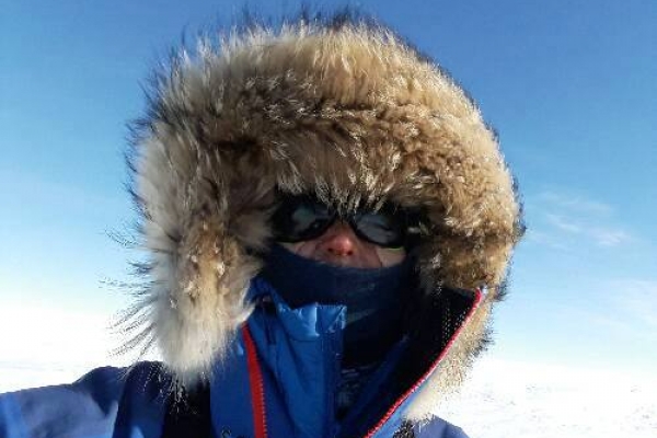 Samotnie na Biegun IV: Kolejny dzień - kolejne zastrugi