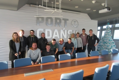 Studenci Politechniki Gdańskiej w gdańskim porcie