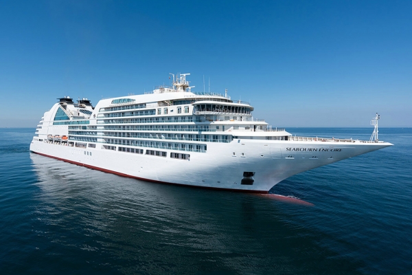 Luksusowy wycieczkowiec Seabourn Encore przekazany armatorowi
