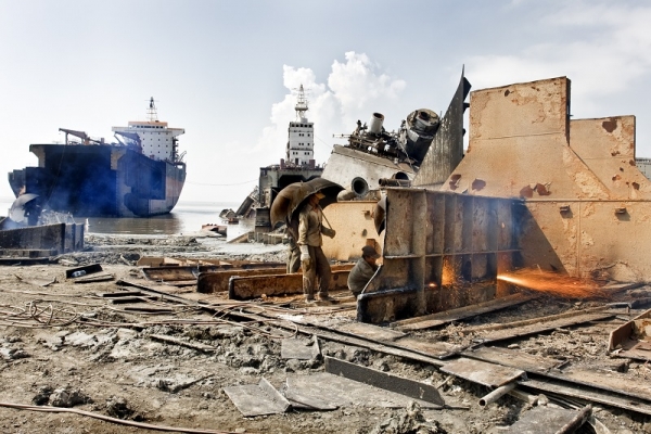 Pracownicy stoczni złomowej zostaną przeszkoleni