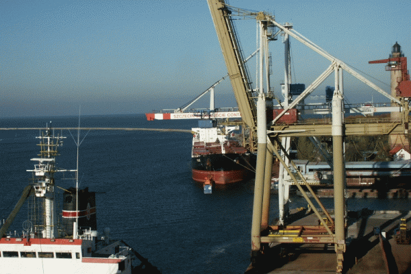 PO: zakaz handlu w niedzielę zagrozi działalności polskich portów