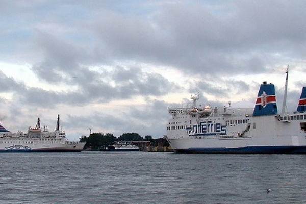 Minister: są chętni do budowy promów w Szczecinie