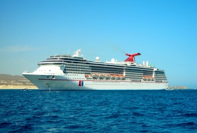 Wycieczkowiec uderzył w trap wejściowy