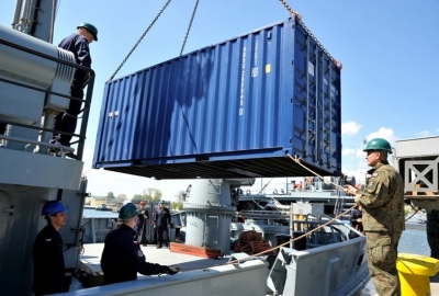 Mobilna komora hiperbaryczna na pokładzie ORP Lech