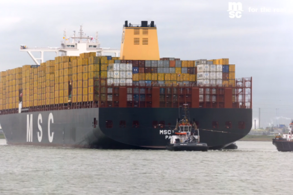 Jeden z największych kontenerowców świata po raz pierwszy w Polsce [VIDEO]