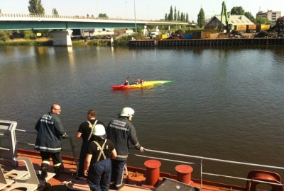 Załoga ORP Bałtyk ratuje kajakarzy