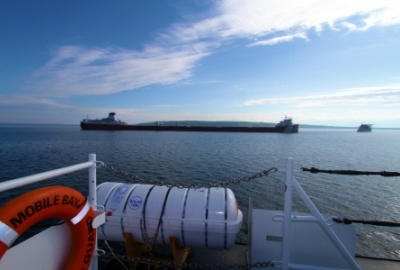 Masowiec Roger Blough niemal tydzień na mieliźnie [VIDEO]