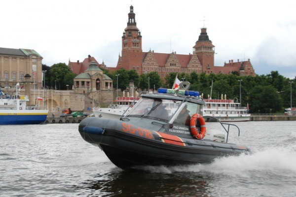 Pomogli załodze łodzi po kolizji