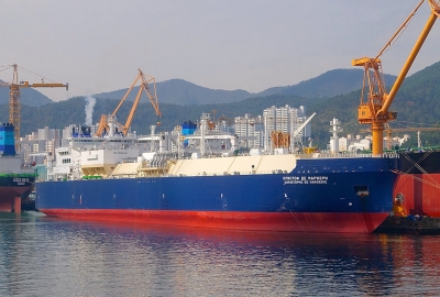 Nowy gazowiec arktyczny przechodzi próby