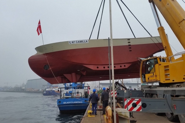 Pierwsze od dwóch lat wodowanie w Stoczni Parsęta [VIDEO]