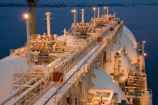 Eksperci: kontrakt z Amerykanami na dostawy LNG korzystnie wpłynie na cenę surowca