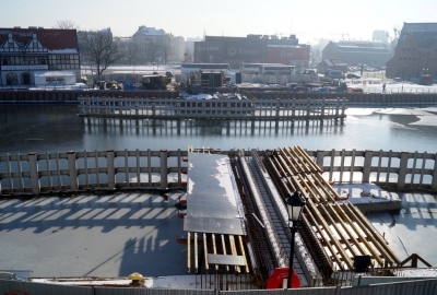 Budowa kładki na Ołowiankę. Kiedy przyjadą do Gdańska elementy przęsła zwodzonego?...