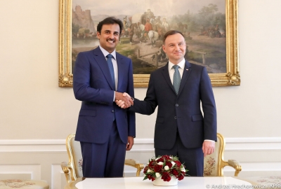 Prezydent Andrzej Duda i Emir Państwa Katar Szejk Tamim Bin Hamad Al-Thani (Fot.: Andrzej Hrechorowicz / KPRP) Prezydent: mam nadzieję, że współpraca między Polską i Katarem będzie się intensyfikowa...