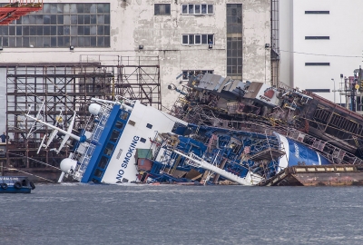 Konefał: przewrócenie remontowanego statku to nieszczęśliwy wypadek