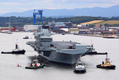 HMS Queen Elizabeth wyruszył w próby morskie [VIDEO]