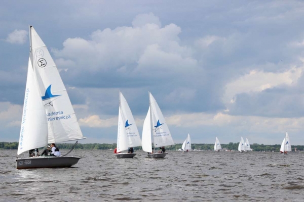 Mistrzowie żeglarstwa