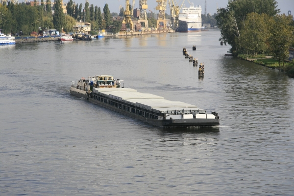 GUS: Spadają przewozy żeglugą śródlądową