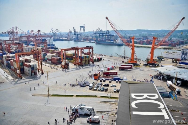 Zobacz jak pracuje Bałtycki Terminal Kontenerowy