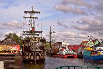 Statek turystyczny na mieliźnie