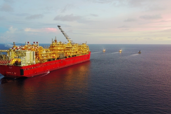 Pływająca fabryka dotarła do Australii [VIDEO]