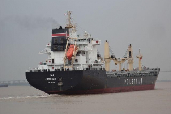 Niegroźna kolizja żaglowca z polskim masowcem