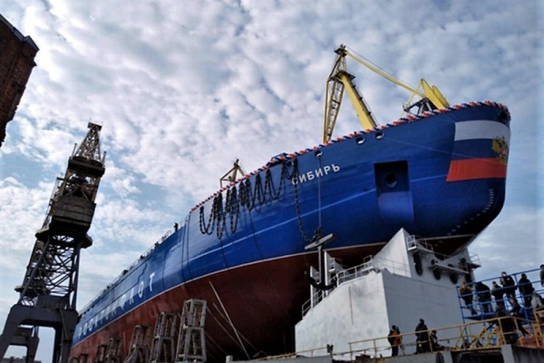 Lodołamacz Sybir o napędzie atomowym zwodowany w Petersburgu [VIDEO]