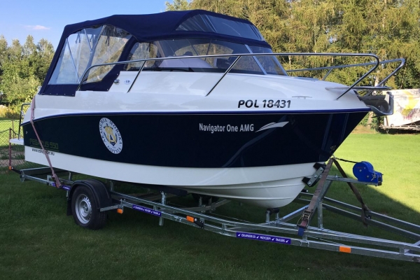 Studenci AMG realizują pomiary hydrograficzne